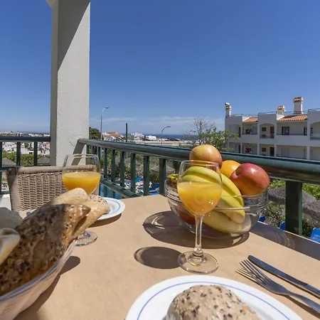#384 Bright Pool View Ac & Balcony *