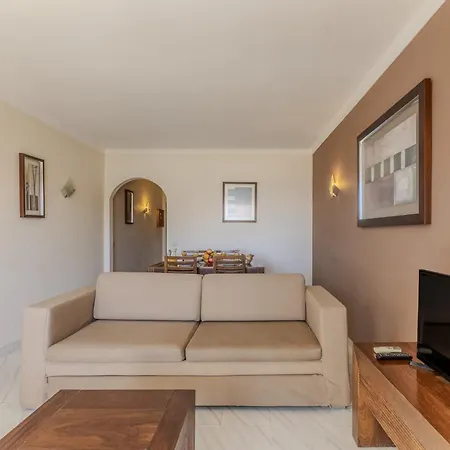 #384 Bright Pool View Ac & Balcony Apartament *